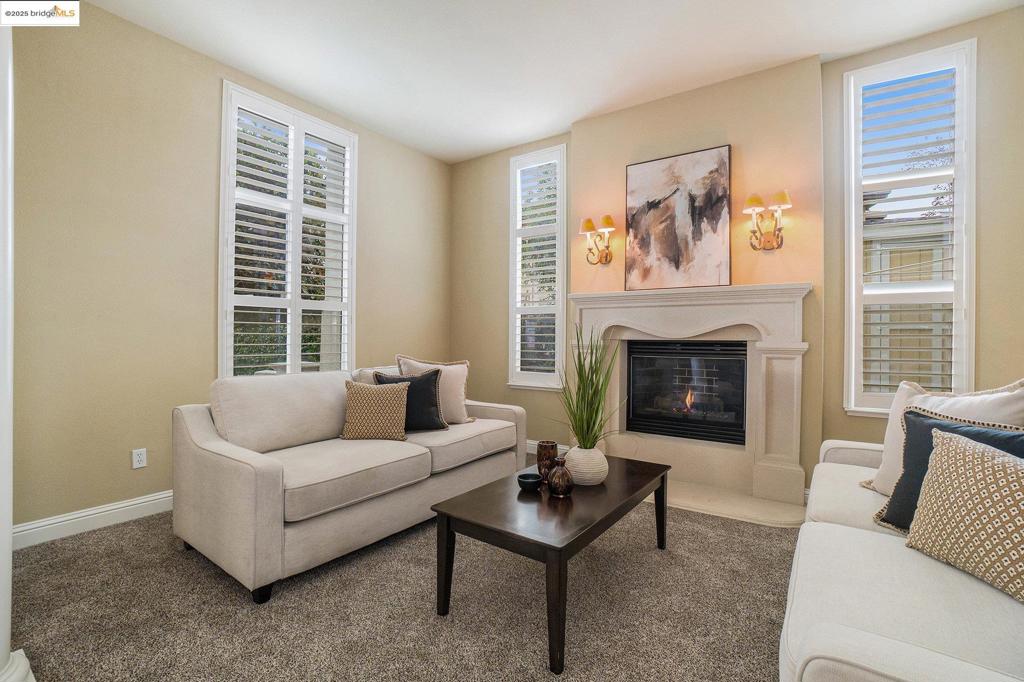 1914 Table Mountain Way Property Photo 8