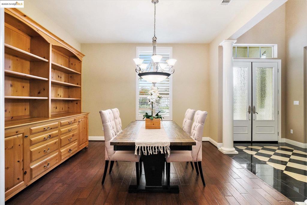 1914 Table Mountain Way Property Photo 10