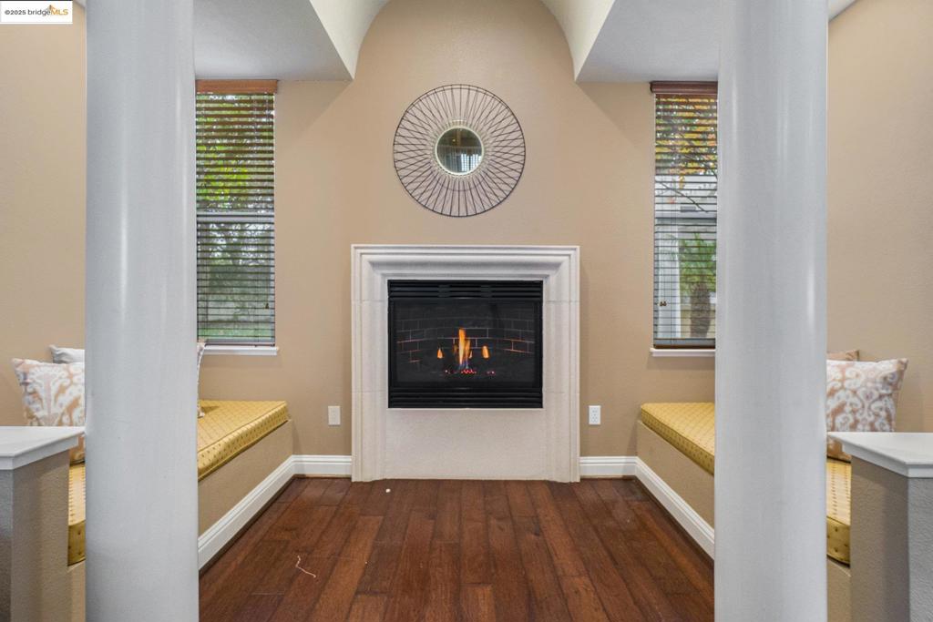 1914 Table Mountain Way Property Photo 14