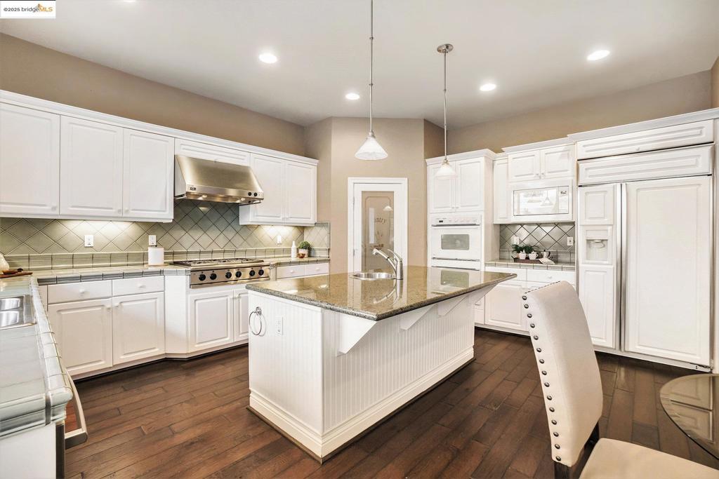 1914 Table Mountain Way Property Photo 16