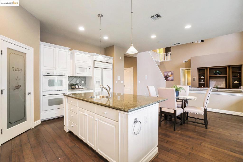 1914 Table Mountain Way Property Photo 19