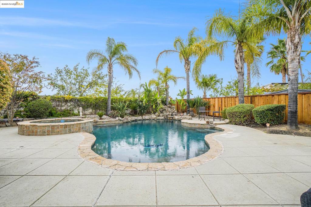 1914 Table Mountain Way Property Photo 49