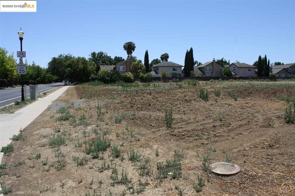 0 Oak St Property Photo 5