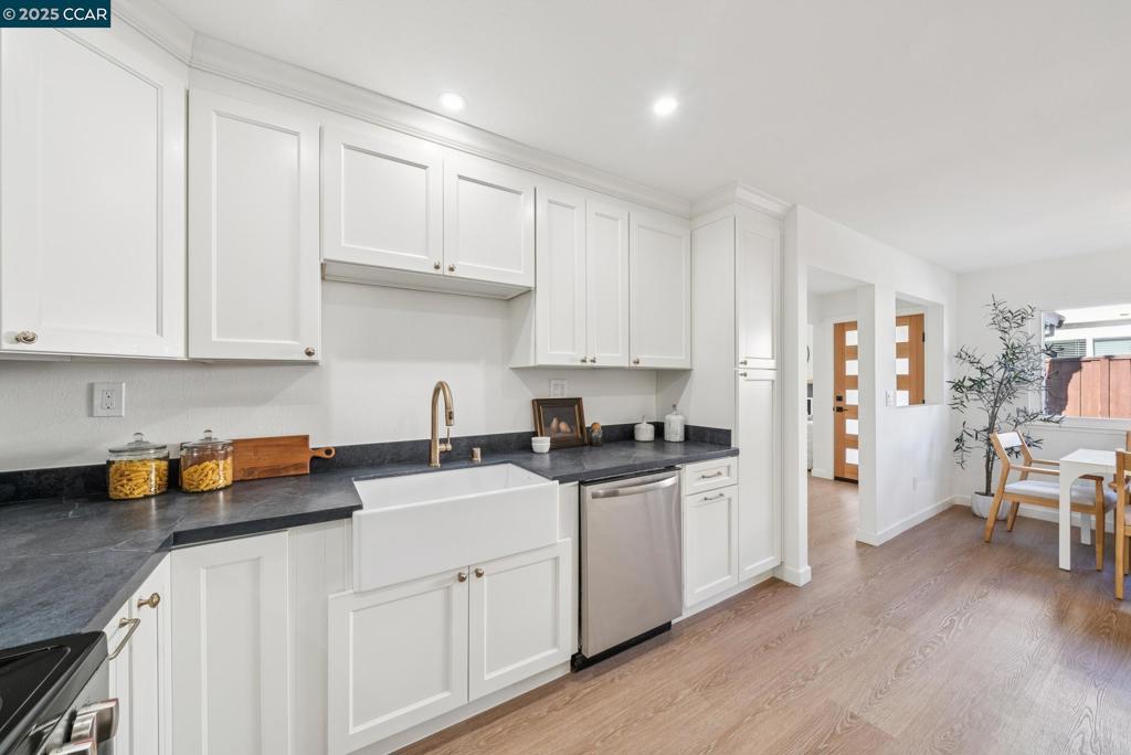 943 Matterhorn Court Property Photo 28