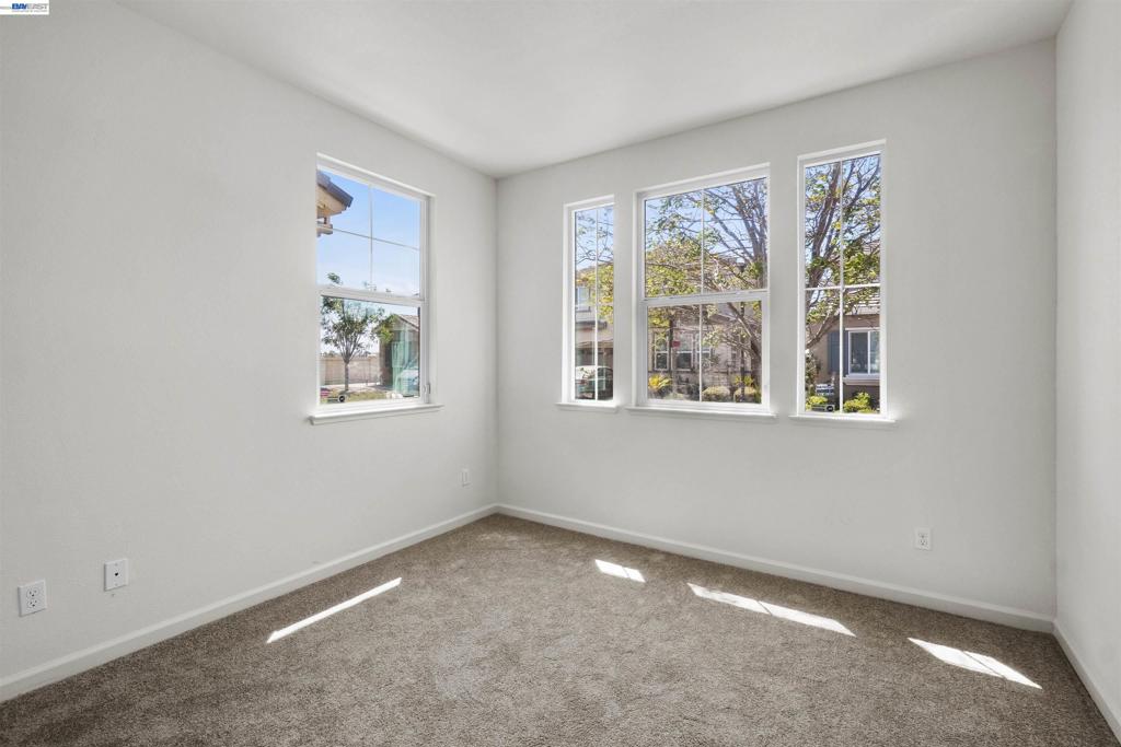 2746 Gracie Pl Property Photo 6