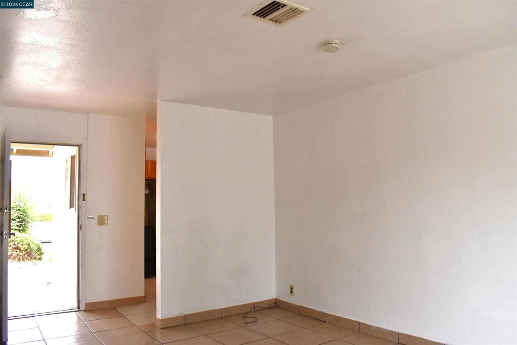 130 Kennison Ct. Property Photo 4