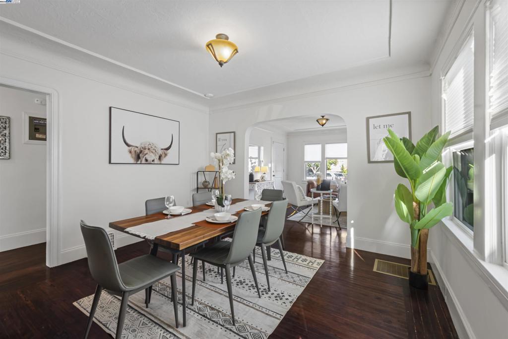 9937 Dante Ave Property Photo 11