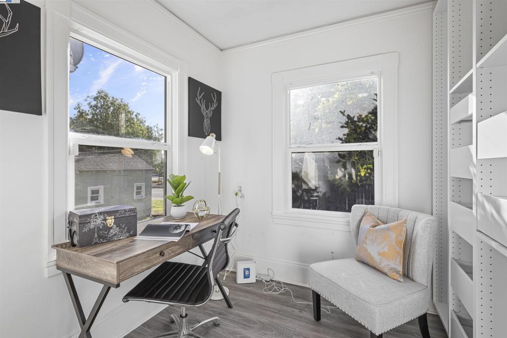 9937 Dante Ave Property Photo 17