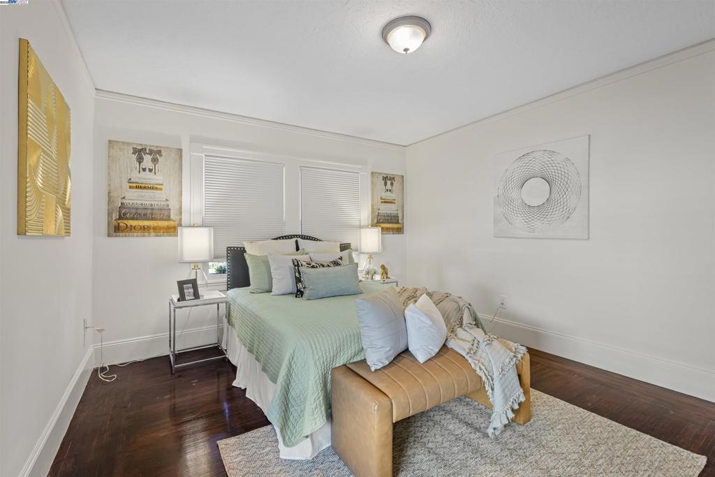 9937 Dante Ave Property Photo 24