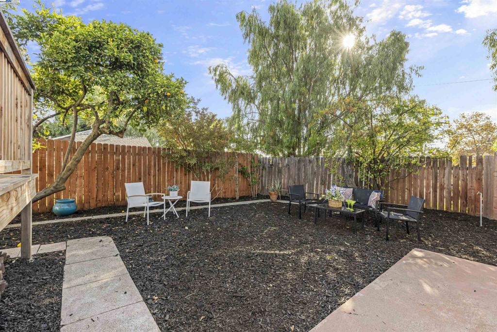 9937 Dante Ave Property Photo 26