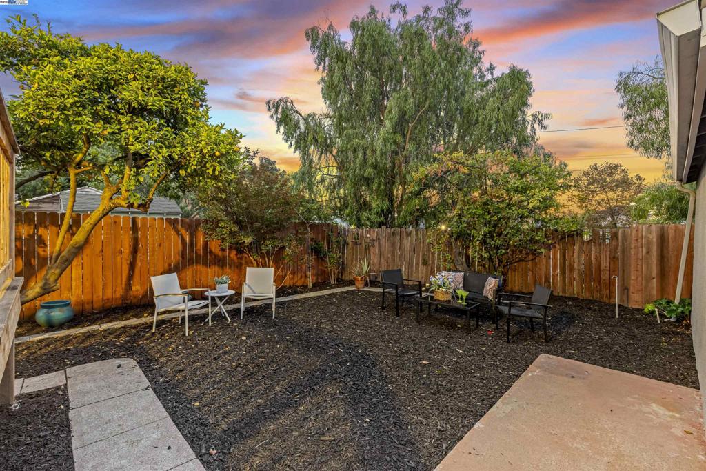 9937 Dante Ave Property Photo 31