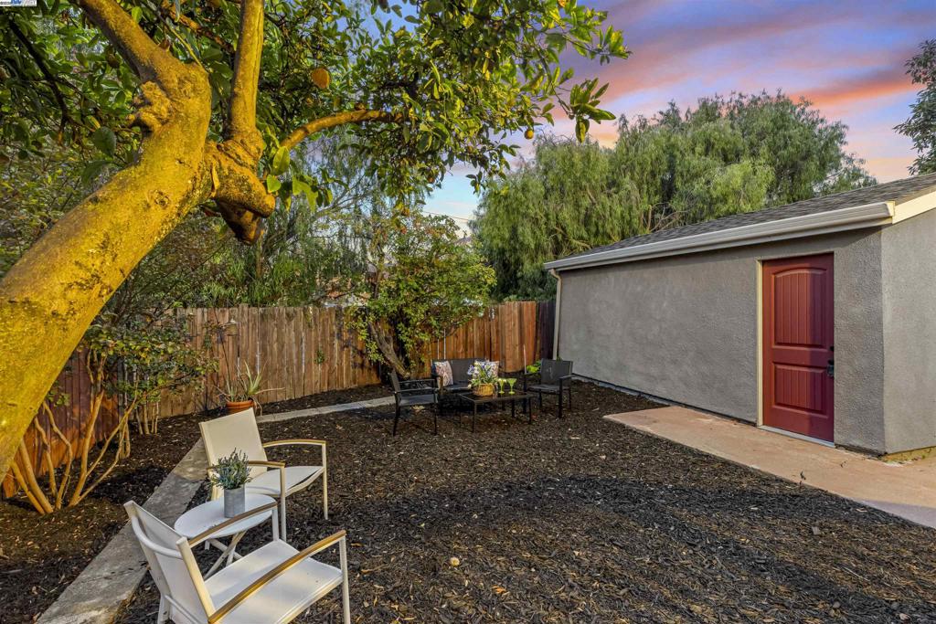 9937 Dante Ave Property Photo 32