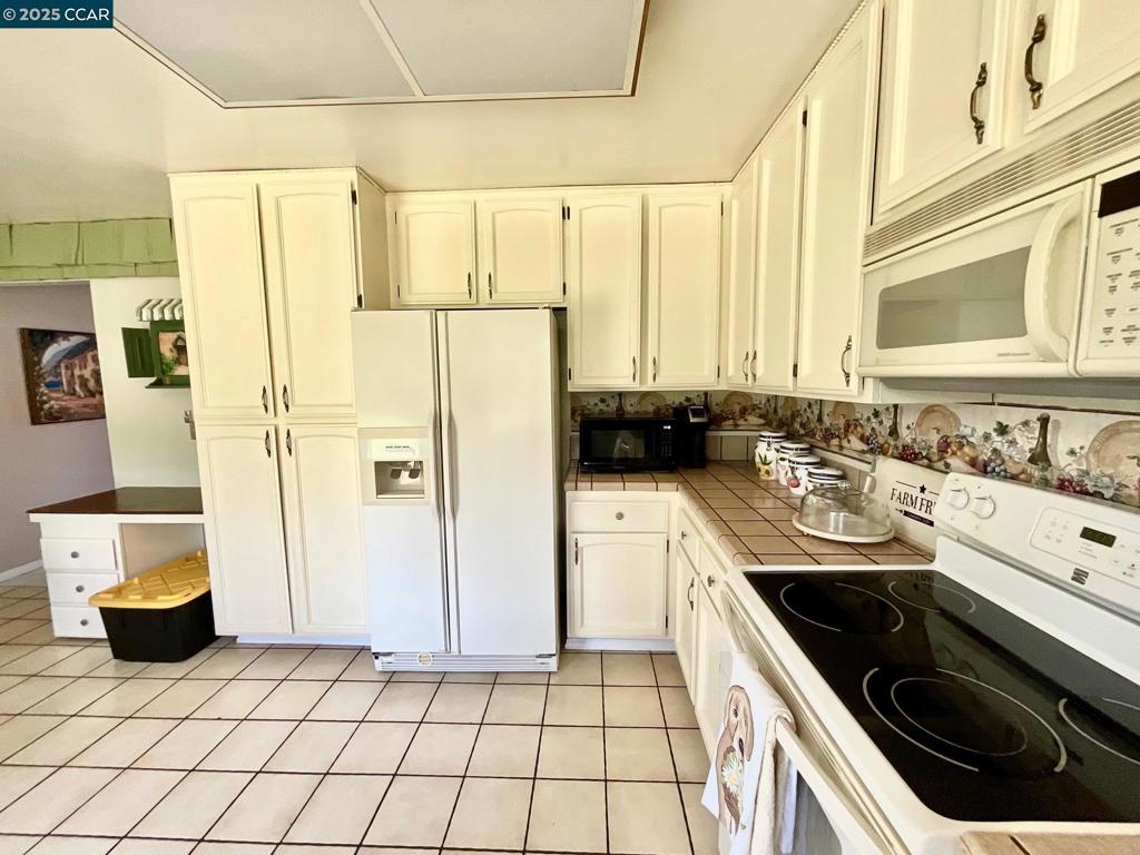 403 Gerald Court Property Photo 14