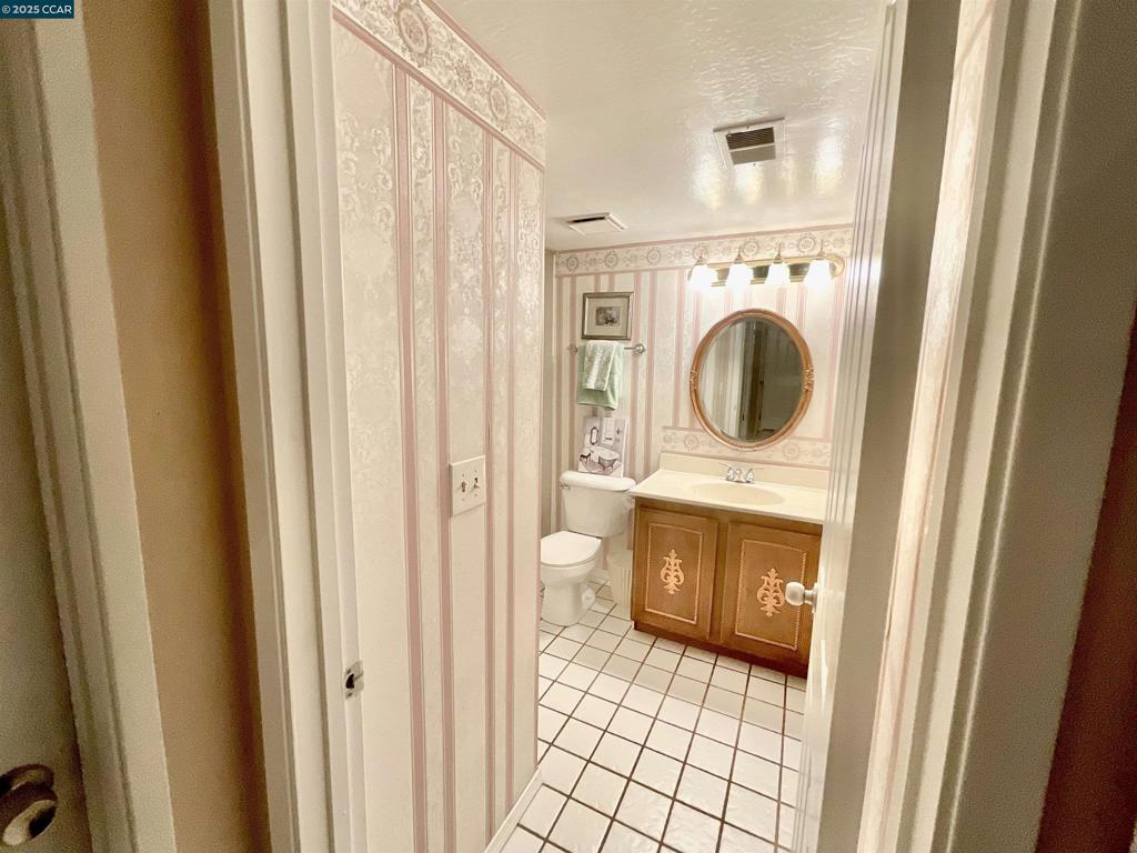 403 Gerald Court Property Photo 28