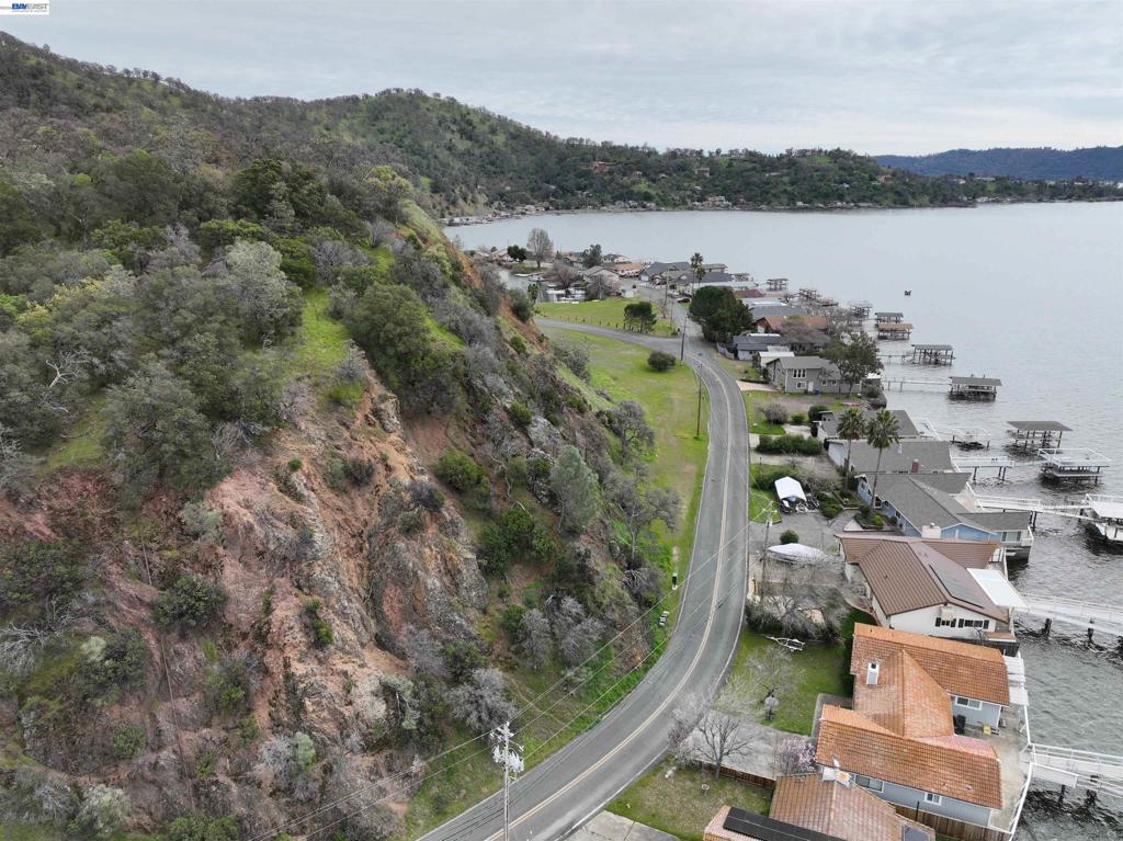11130 Lakeshore Dr Property Photo 6