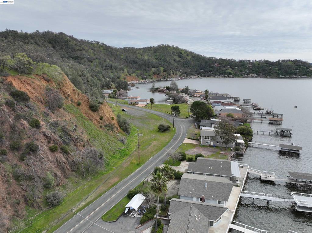 11130 Lakeshore Dr Property Photo 7