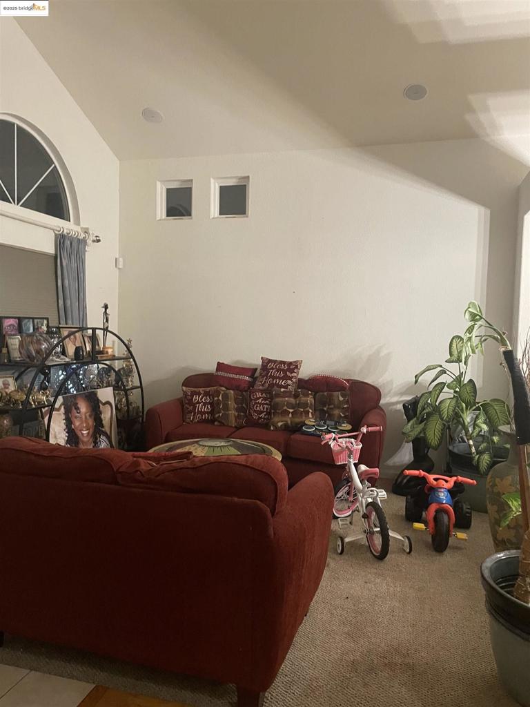 83 Palm Dr Property Photo 1