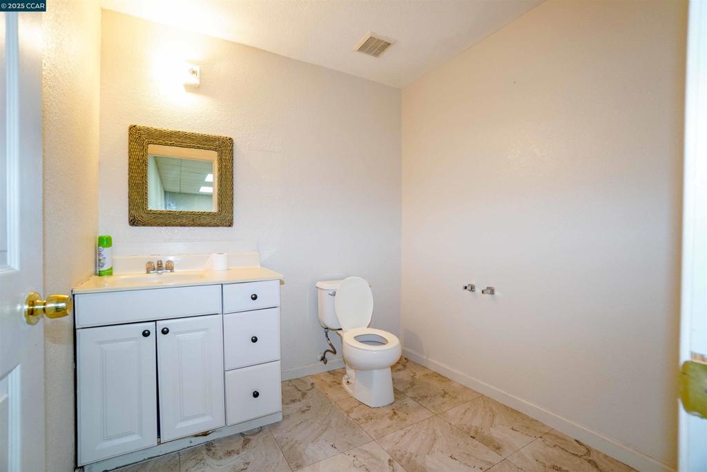 1100 Missouri St Property Photo 12