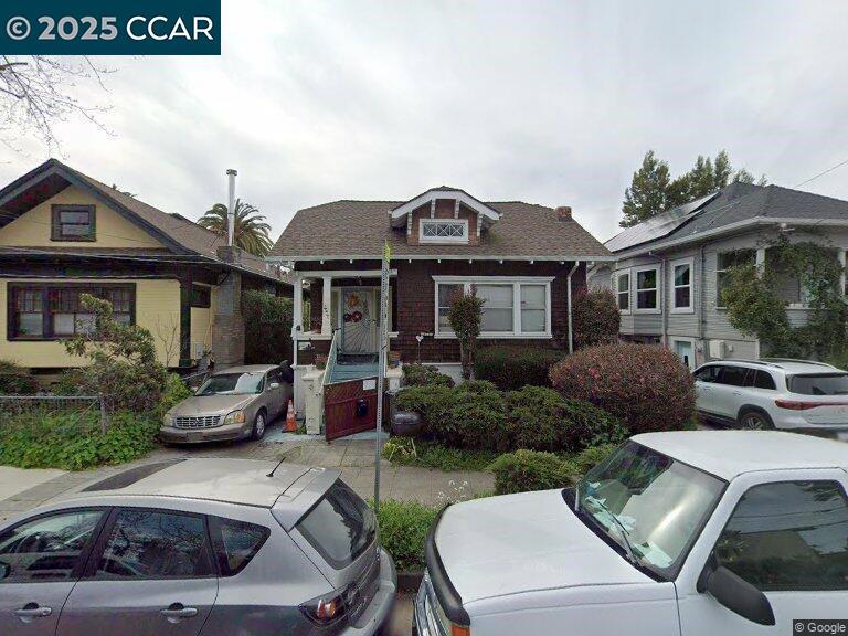 2926 Ellis St Property Photo 1