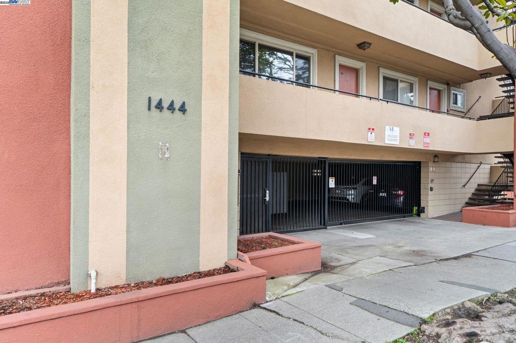1444 Walnut St Property Photo 2