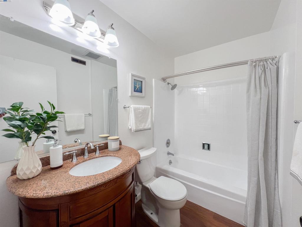 1444 Walnut St Property Photo 15