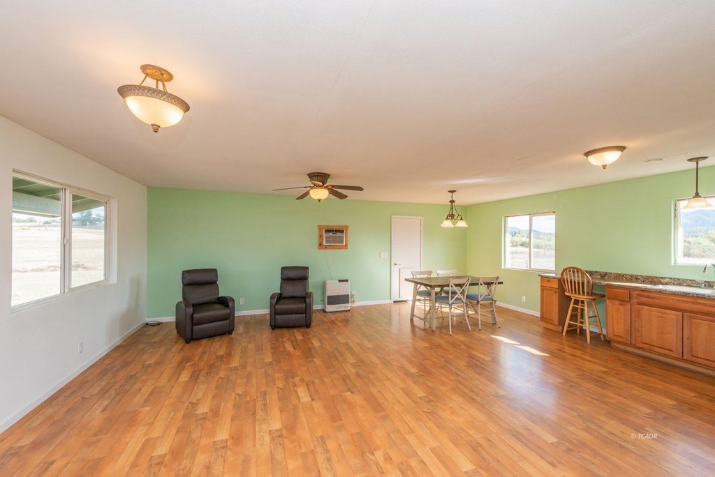 1095 Hyampom Rd Property Photo 6