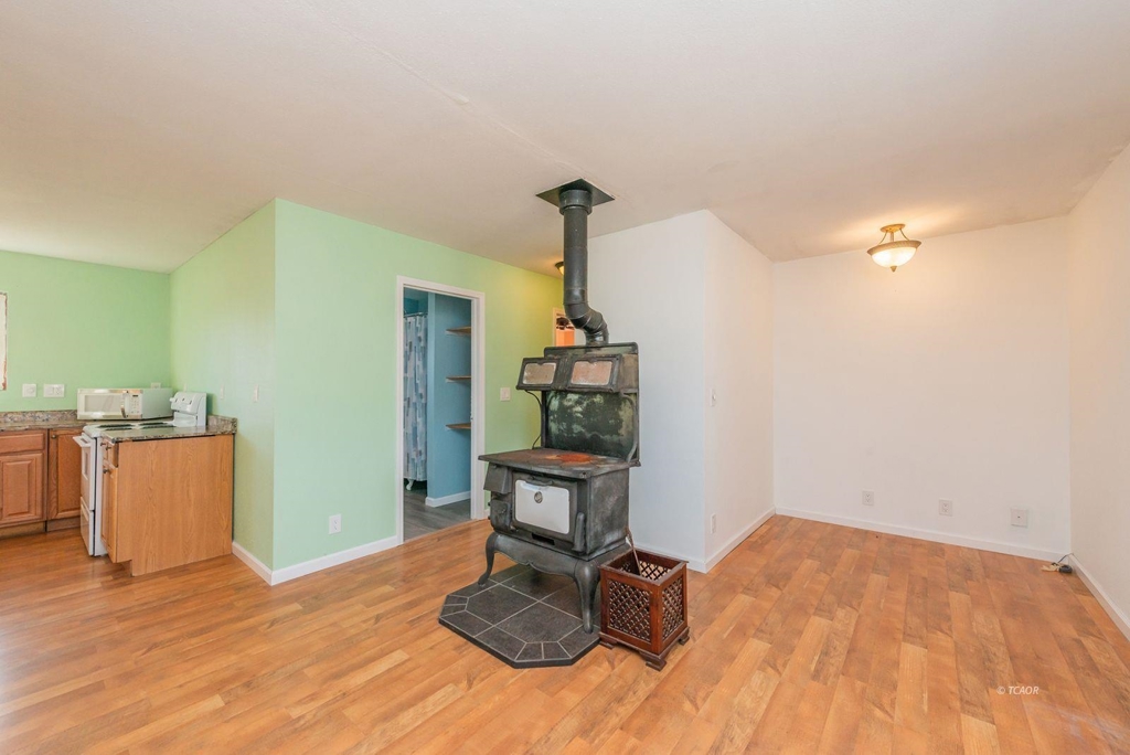 1095 Hyampom Rd Property Photo 16