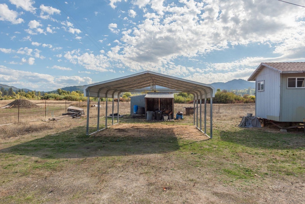 1095 Hyampom Rd Property Photo 24