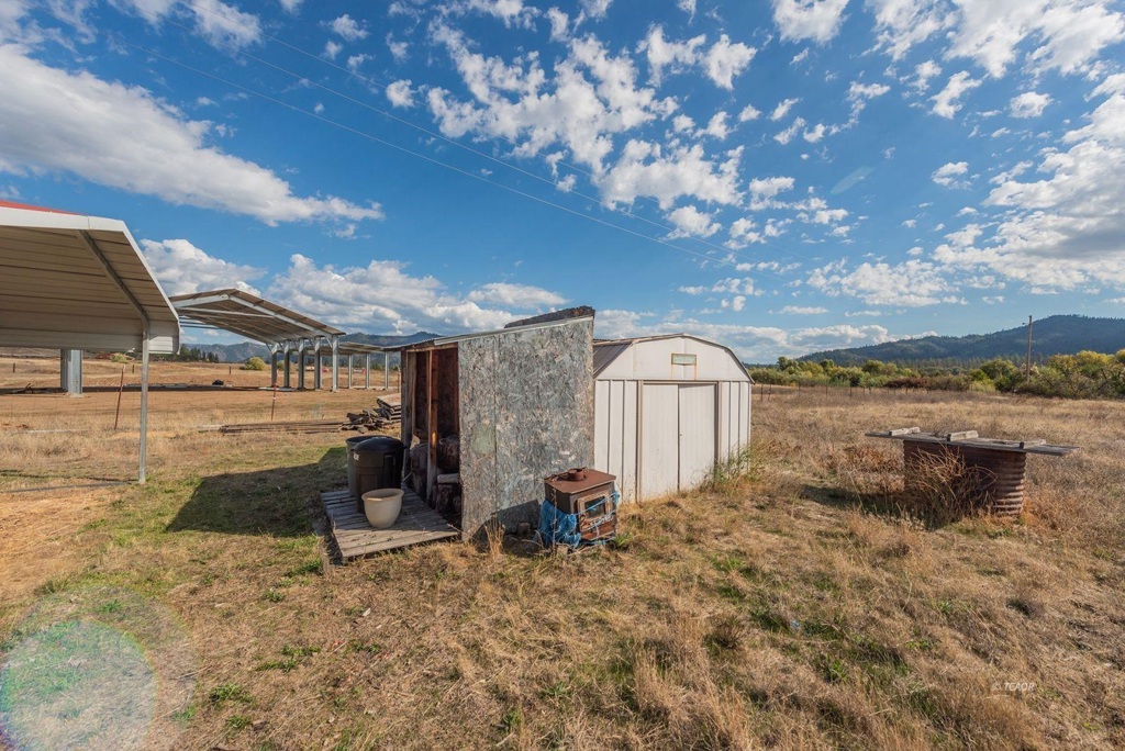 1095 Hyampom Rd Property Photo 26