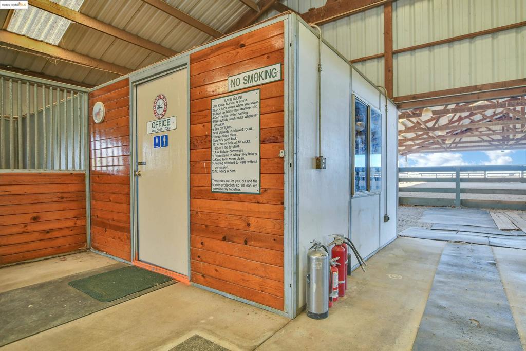 23701 Marsh Creek Rd Property Photo 40