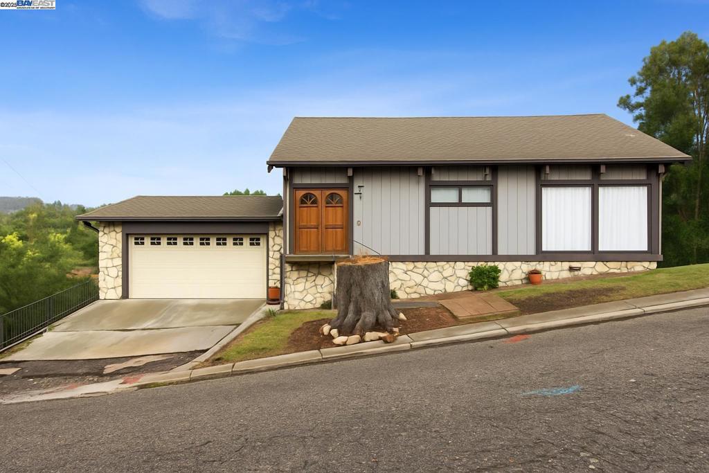 3660 Oak Knoll Blvd Property Photo 1