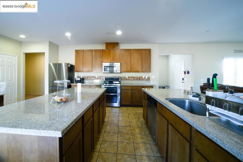 1350 Mistletoe Dr Property Photo 8