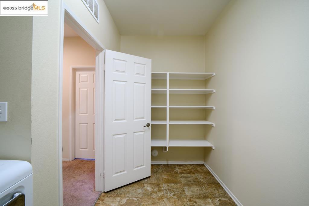 1350 Mistletoe Dr Property Photo 9