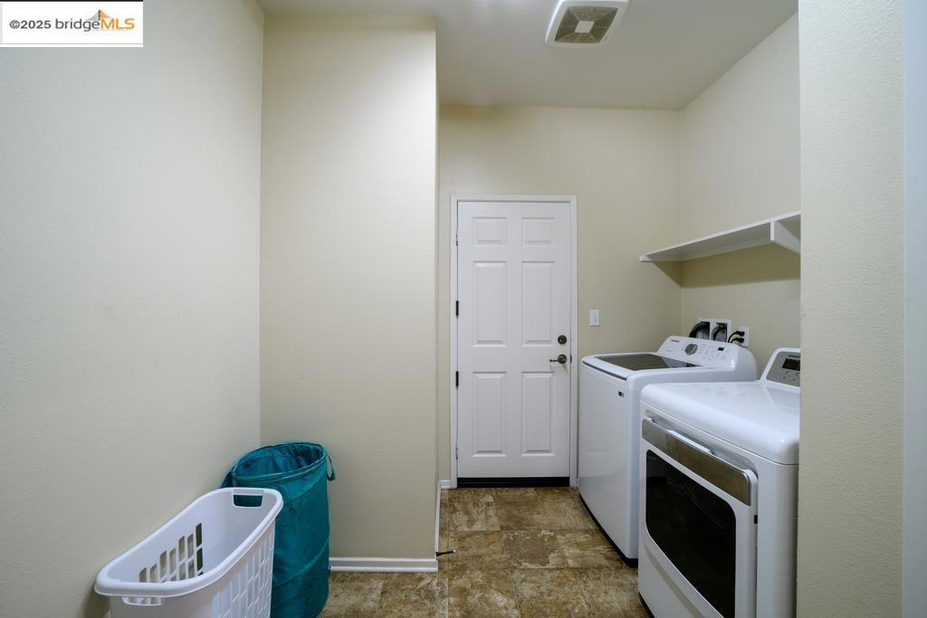 1350 Mistletoe Dr Property Photo 24