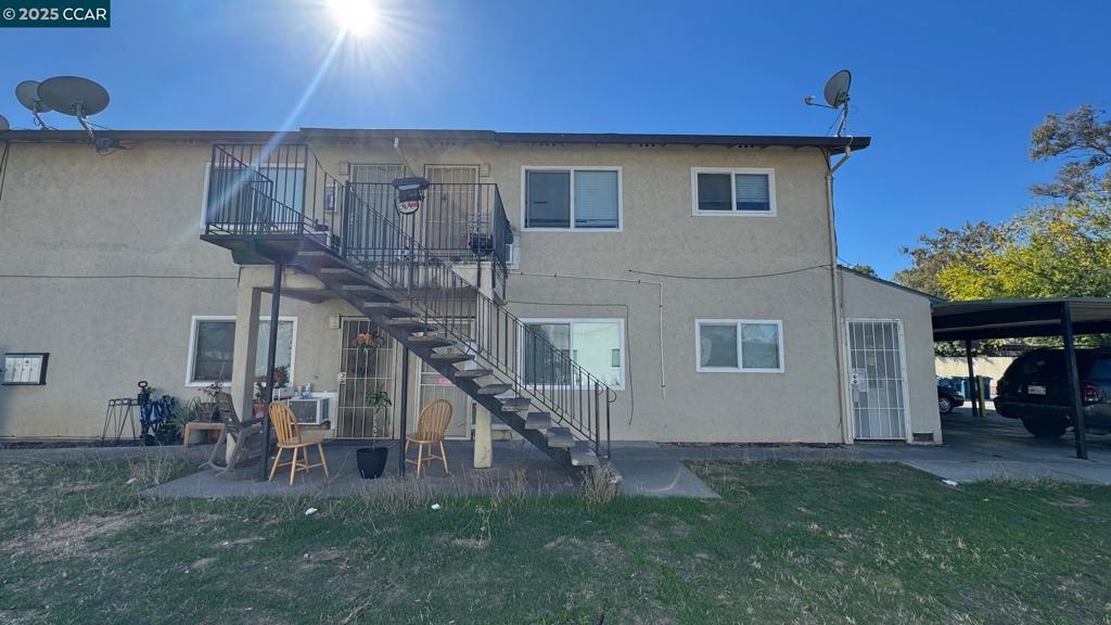 2208 Spanos St Property Photo 1