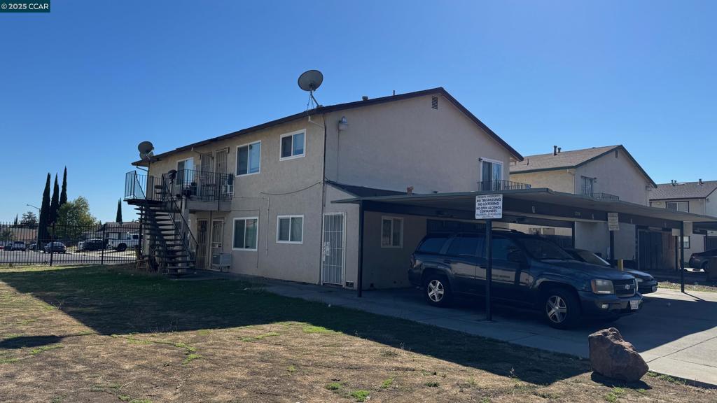 2208 Spanos St Property Photo 5