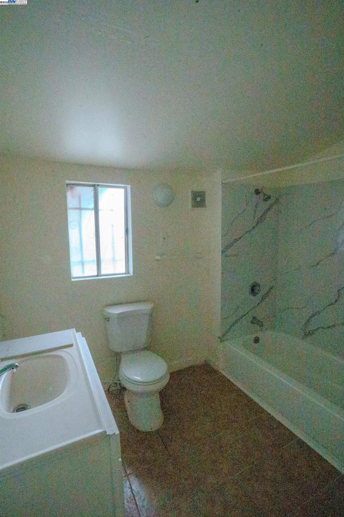 866 Isabella St Property Photo 8
