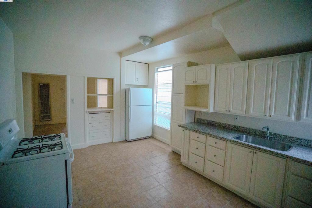 866 Isabella St Property Photo 14