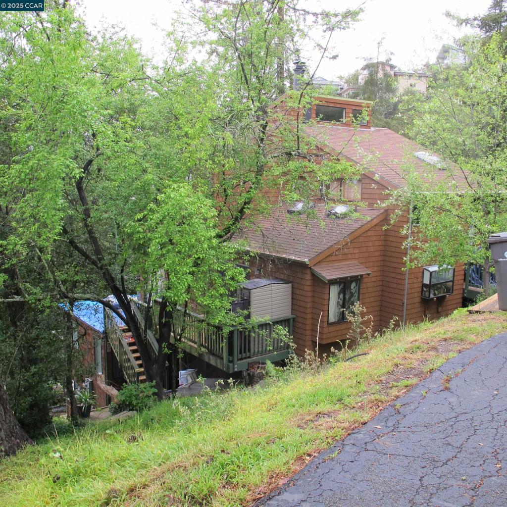 6044 Skyline Blvd Property Photo 12