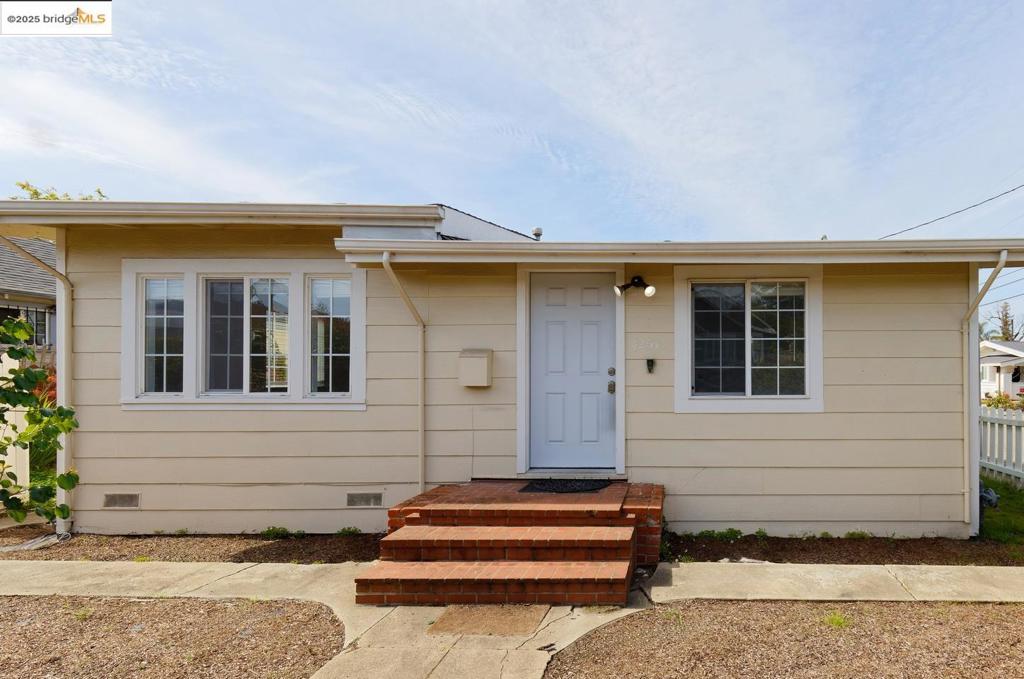 4251 Porter St