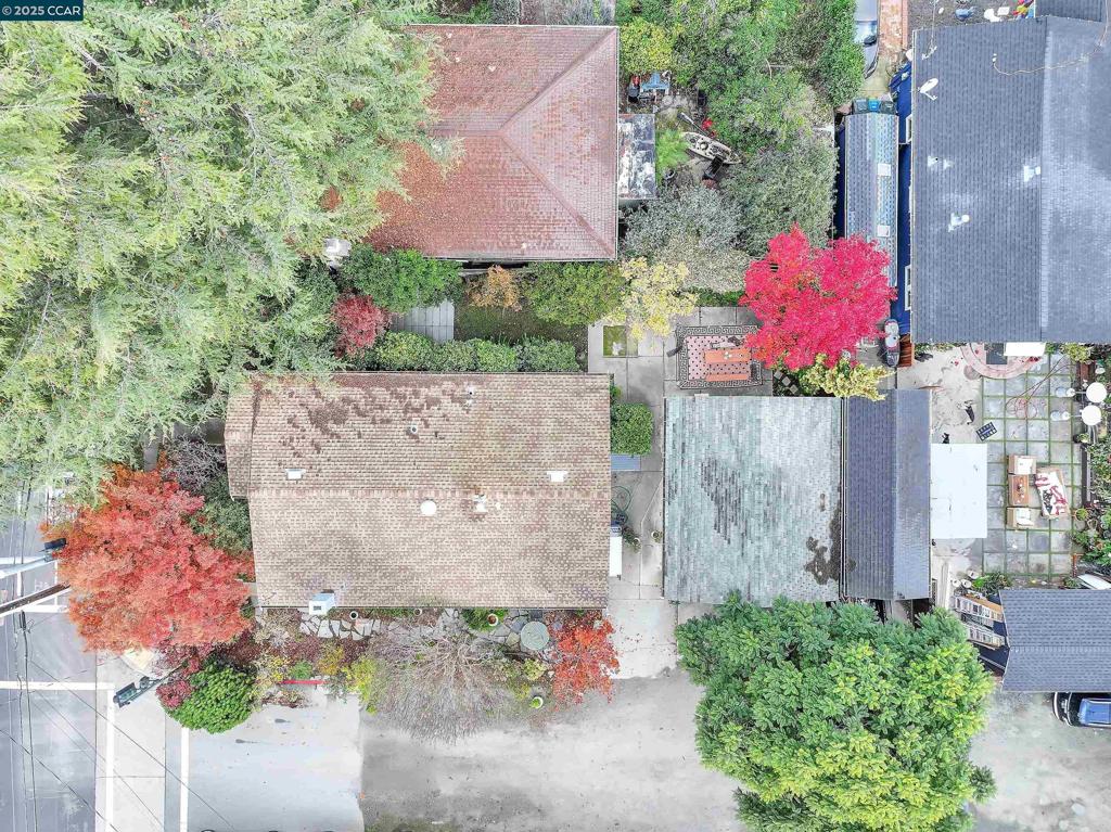 2437 Alhambra Ave Property Photo 2