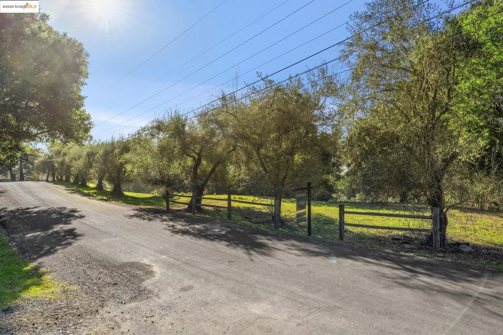 11330 Lochard St Property Photo 15