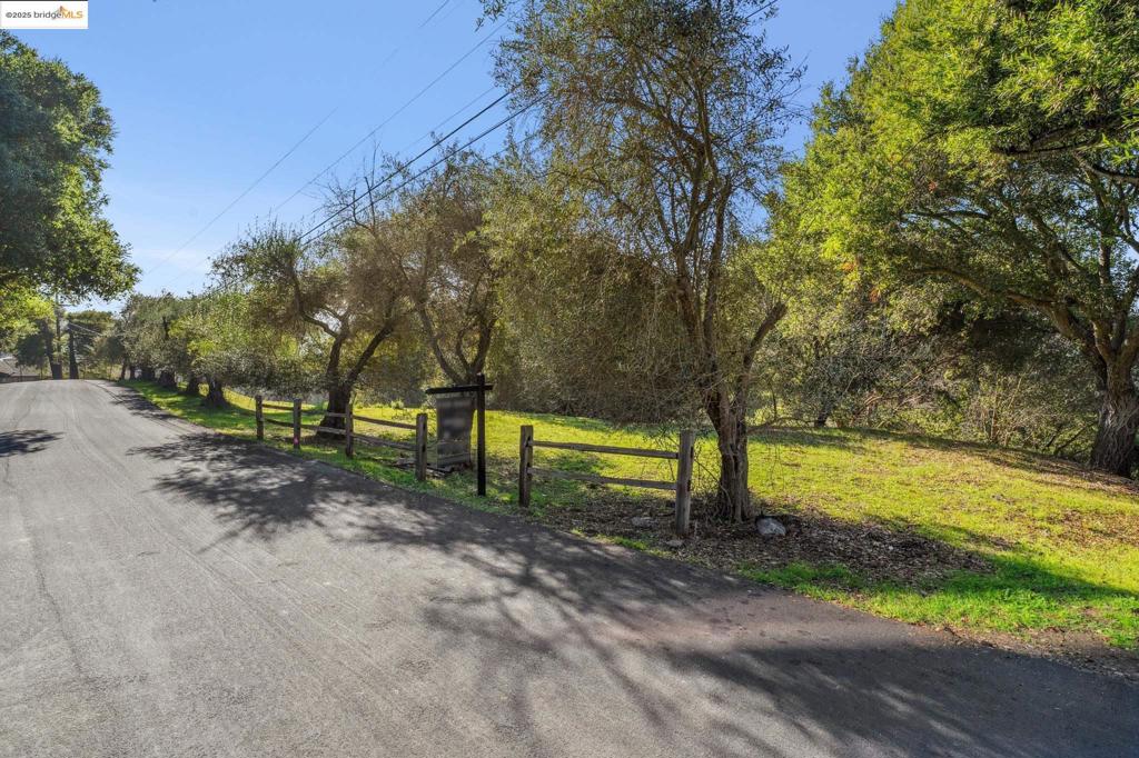 11330 Lochard St Property Photo 16