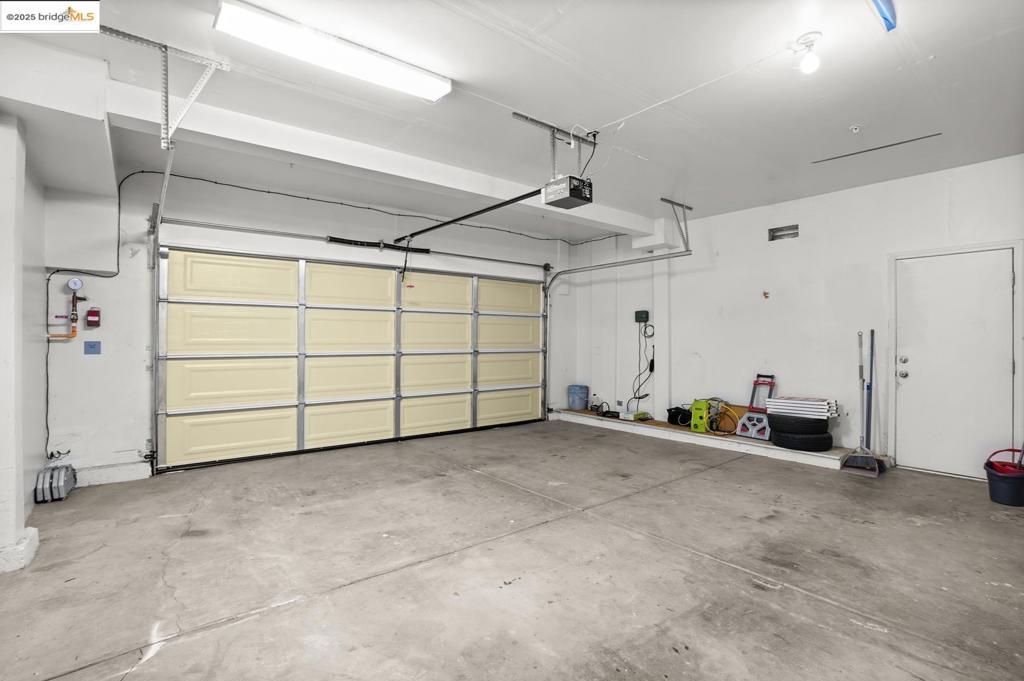 2474 Grant St Property Photo 34