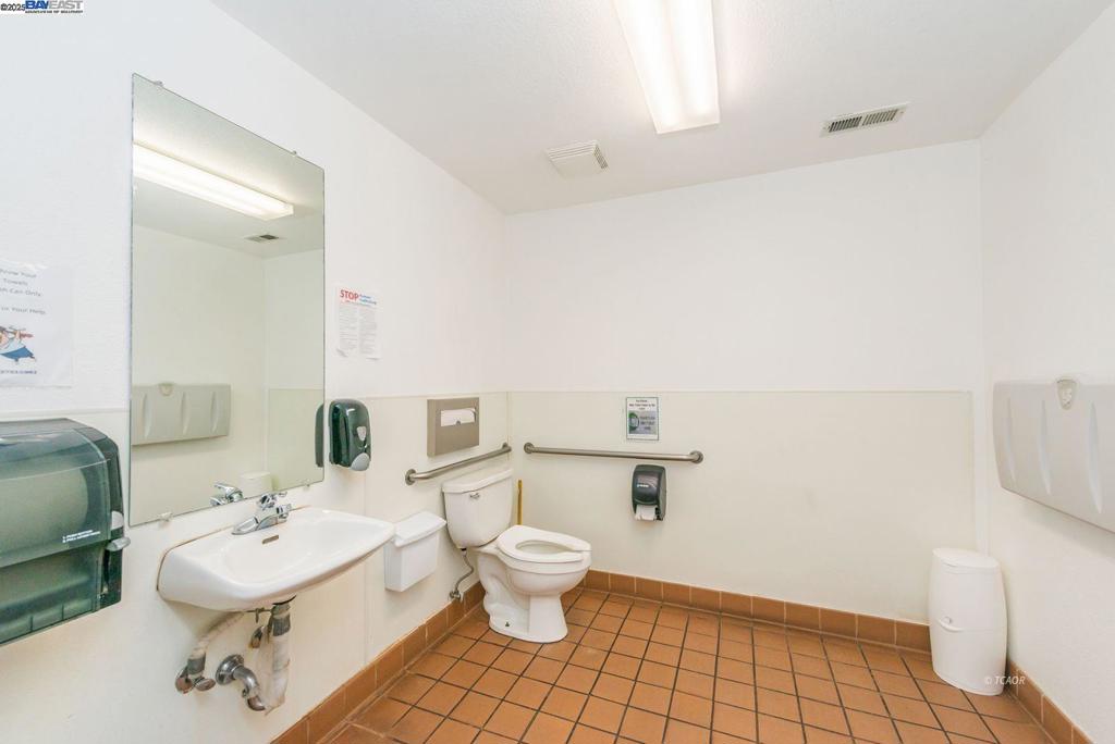 1450 Main St. Property Photo 17