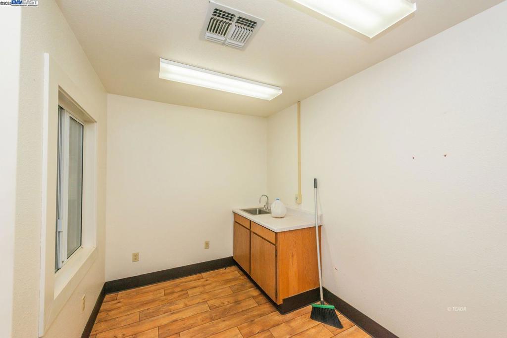 40 Glen Rd Property Photo 41