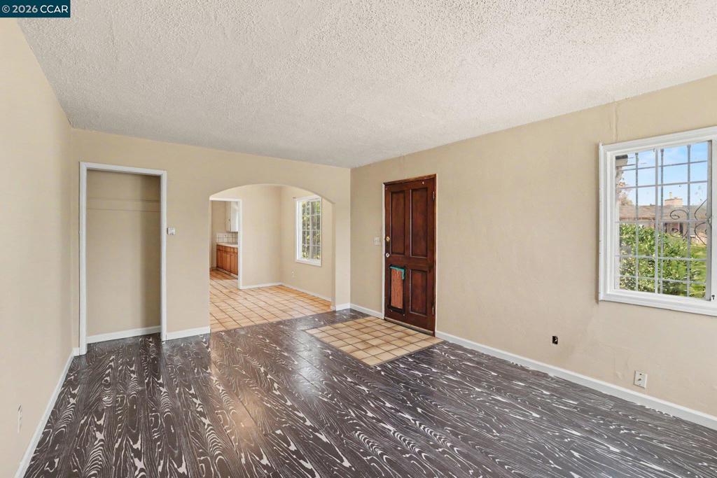 1530 Maine Ave Property Photo 3