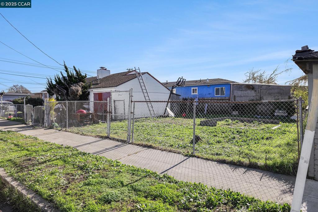 1530 Maine Ave Property Photo 18