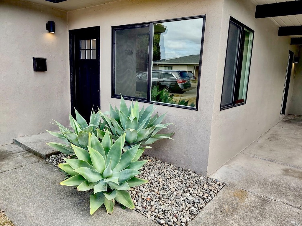 469 La Jolla St Property Photo 2
