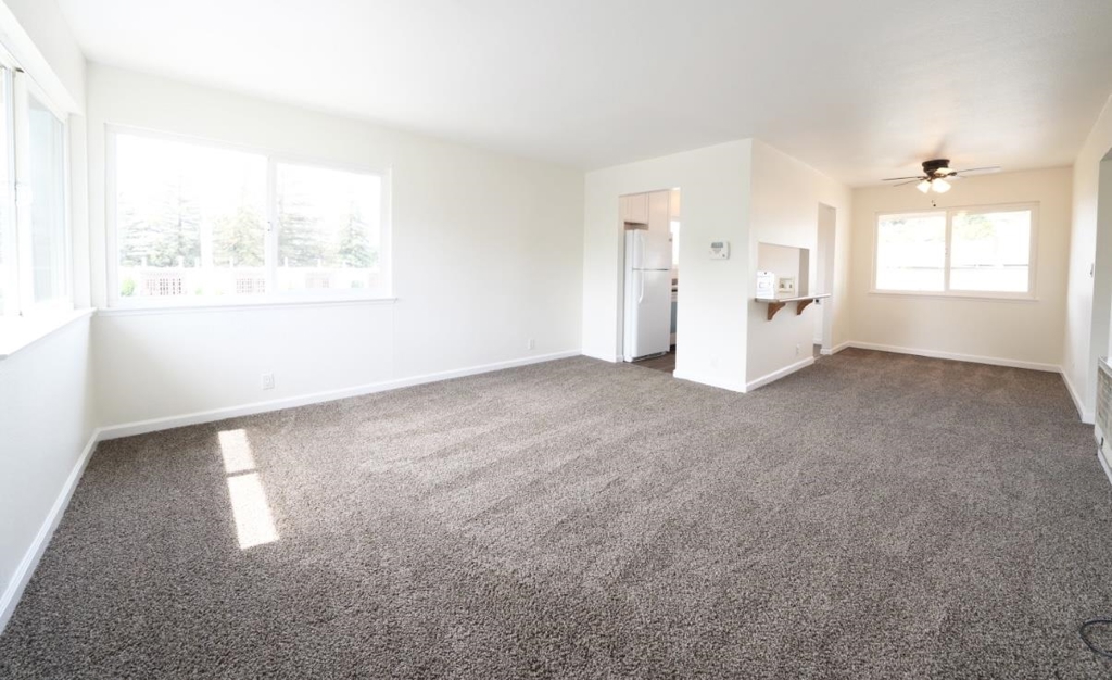 100 Carolina St. Property Photo 1